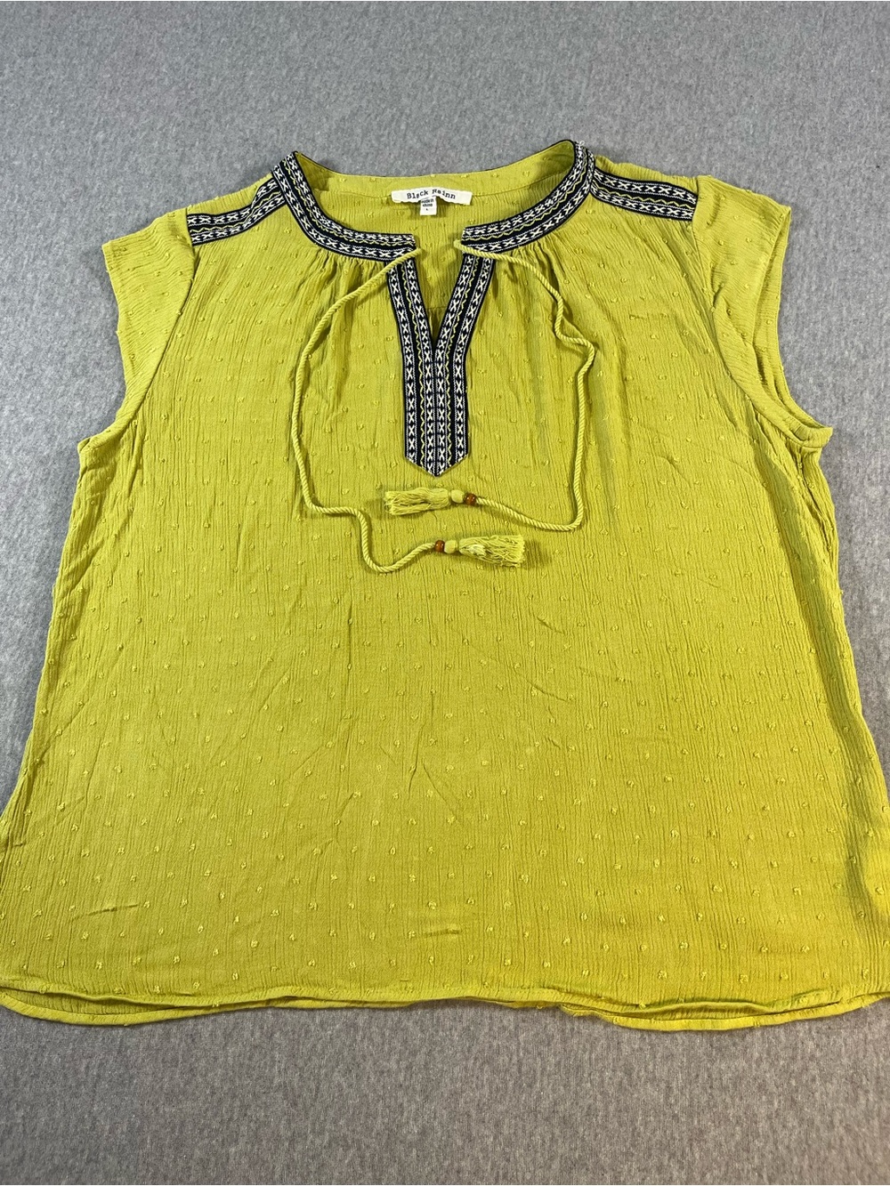 Black Rainn Lime Green Gauze Peasant Embroidered Split-Neck Sleeveless Boho  Top